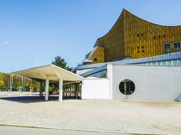 Berlin, Almanya - 23 Nisan 2010: berliner philarmonie konser salonu modern mimarinin kulturforum ve berliner ev Filarmoni Orkestrası bir parçası olarak hans scharoun in1960 tarafından tasarlanmış bir başyapıt