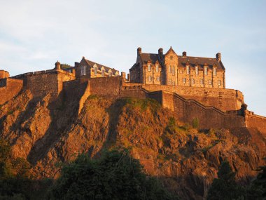 Edinburgh castle Castle Rock'da gün batımında