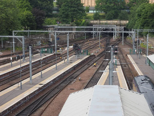 Edinburgh Storbritannien Circa Juni 2018 Tåg Edinburgh Waverly Tågstation — Stockfoto