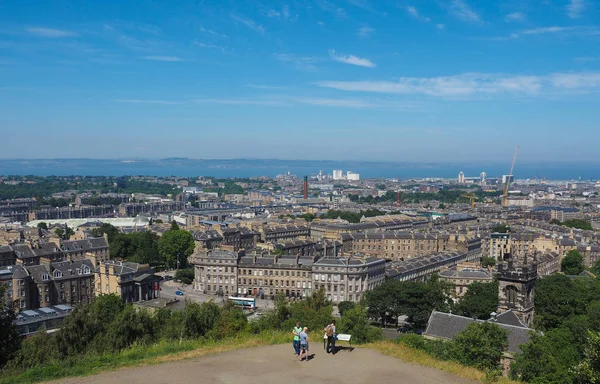 Edinburgh Ngiltere Haziran 2018 Yaklaşık Calton Hill Gördün Şehrin Havadan — Stok fotoğraf