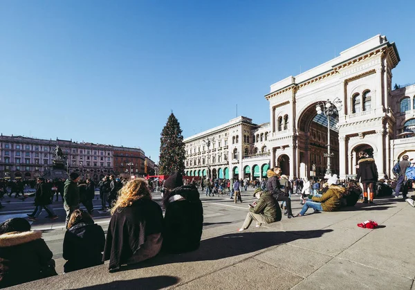 Milan Italy Circa January 2017 Tourists Visiting Piazza Duomo Meaning — Stock Photo, Image
