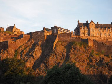 Edinburgh castle Castle Rock'da gün batımında
