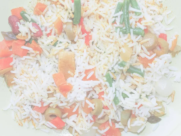 咖喱饭用时令蔬菜素食印度菜 细腻柔和褪色色调作为背景有用 — 图库照片