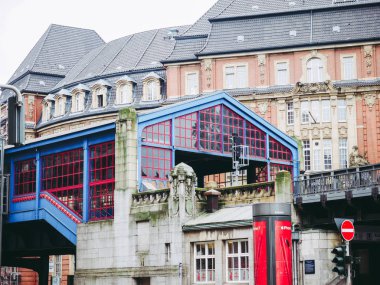 Hamburg, Almanya - Mayıs 2017 yaklaşık: S-Bahn (S-tren) hızlı taşıma sistemi