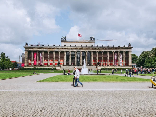 Berlino Germania Maggio 2014 Turisti Visitano Altes Museum Antiquities Museumsinsel — Foto Stock