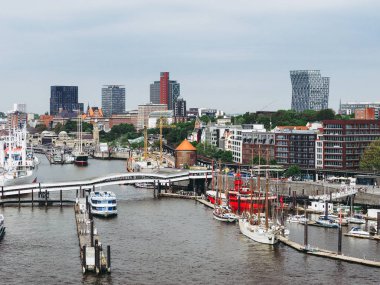 Hamburg, Almanya - Mayıs 2017 yaklaşık: Hava görünümünü Hafencity görülen şehir manzarası