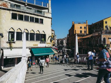 Venice, İtalya - Eylül 2016 yaklaşık: Venedik şehir gelen turist