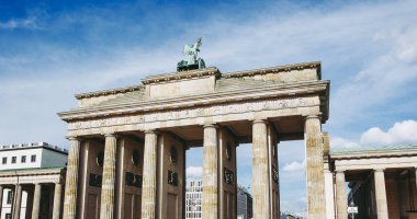 Brandenburger Tor, Almanya, Berlin 'deki Brandenburg Kapısı demek.