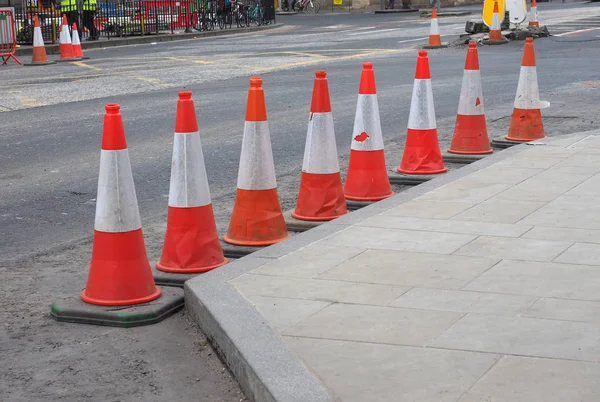 Verkeerskegel Ter Markering Van Wegwerkzaamheden Tijdelijk Verkeersbord Voor Obstructie — Stockfoto