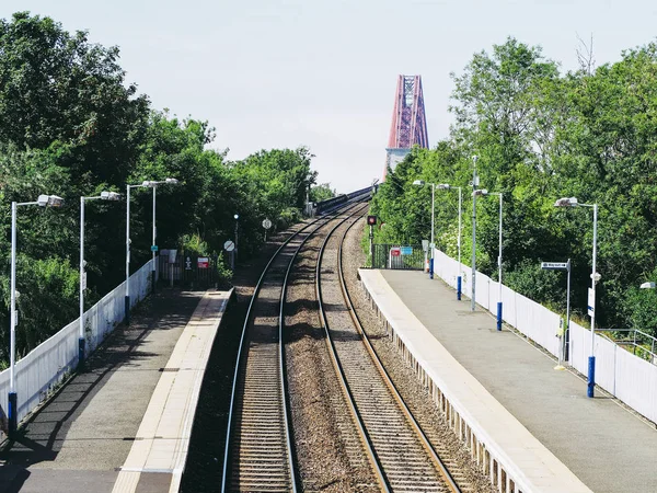 Edinburgh Ngiltere Haziran 2018 Yaklaşık Dalmeny Tren Stasyonu Forth Köprüsü — Stok fotoğraf