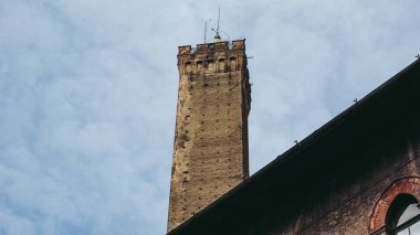 Torre Degli Asinelli leaning tower Bologna, İtalya