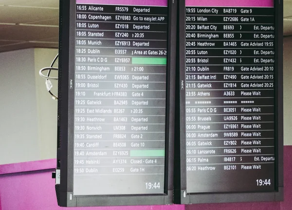 Edinburgh Circa June 2018 Departures Timetable Edinburgh Airport — Stock Photo, Image