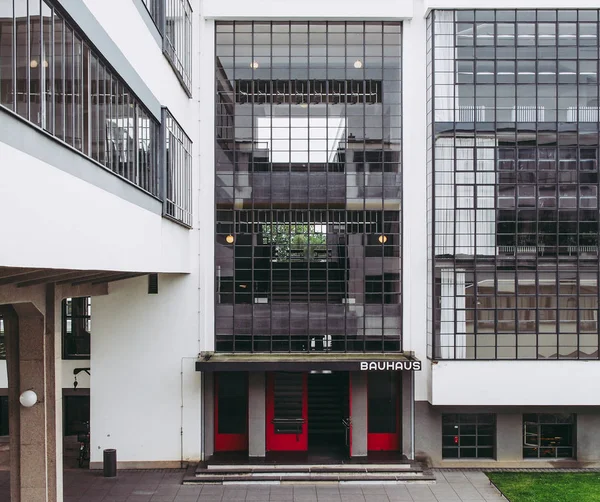 Dessau Almanya Haziran 2014 Bauhaus Sanat Okulu Tarafından Tasarlanmış Bina — Stok fotoğraf