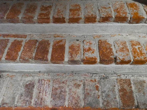 古代の階段の赤レンガ階段 — ストック写真