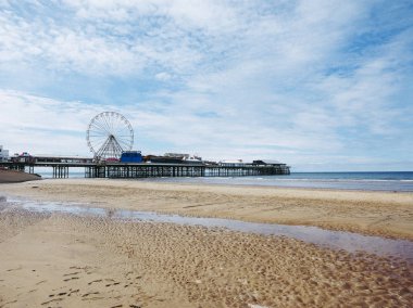 Blackpool, İngiltere - Haziran 2016 yaklaşık: Blackpool Pleasure Beach resort eğlence parkı Fylde kenarı Lancashire'deki/daki oteller
