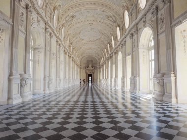 Venaria, İtalya - yaklaşık Ağustos 2018: Galleria Grande aka Galleria di Diana (anlamı büyük Galerisi veya Diana Galeri) Reggia di Venaria adlı