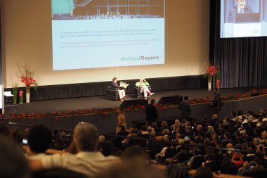 Bologna, İtalya - Eylül 2018 yaklaşık: Keynote ders (lectio magistralis) İngiliz mimar Lord Richard Rogers tarafından
