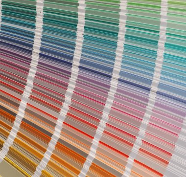 renk sistemi ile portakal kırmızı mor mavi yeşil ve sarı tonlar da dahil olmak üzere pek çok renk örnekleri