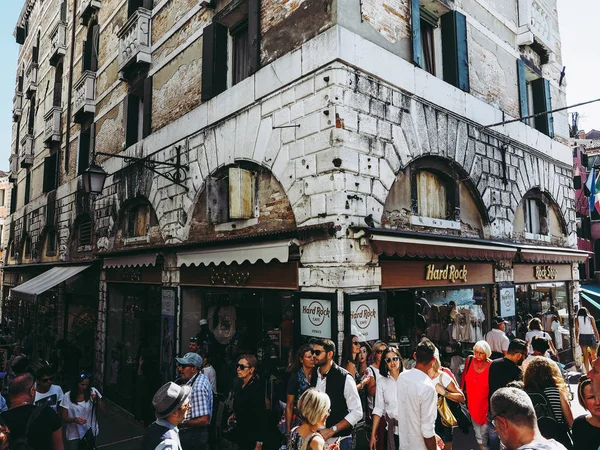 Benátky Itálie Cca Září 2016 Turistů Kteří Navštíví Město Benátky — Stock fotografie