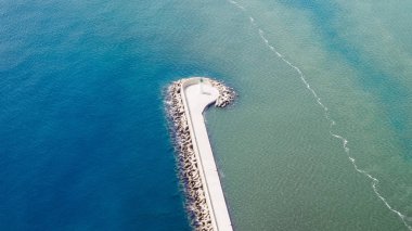 Stagno di Santa Gilla aka Stagno di Cagliari (Cagliari havuzu anlamına gelir) kıyı lagün, Cixerri ve Batuhan Cagliari, İtalya için ağızlarını havadan görünümü