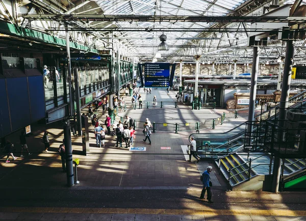 Edinburgh Juni 2018 Edinburgh Schwankt Bahnhof — Stockfoto