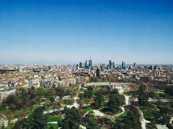 Milan Italië Maart 2015 Luchtfoto Uitzicht Stad Met Nieuwe Wolkenkrabbers — Stockfoto