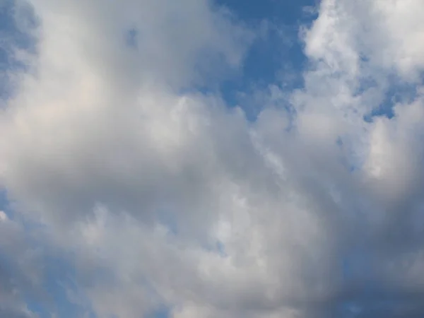 Cielo Blu Con Nuvole Utili Come Sfondo — Foto Stock