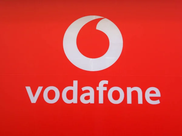 Bologna Itálie Cca Září 2018 Vodafone Průčelí Znak — Stock fotografie