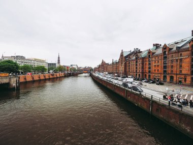 Hamburg, Almanya - Mayıs 2017 yaklaşık: Hafencity çeyrek Elbe Nehri üzerindeki Hamburg Mitte bölgesi içinde Grasbrook üzerinde eski Hamburger Hafen (Hamburg liman ada)
