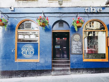 Edinburgh, İngiltere - Haziran 2018 yaklaşık: Dünyanın sonu halk evi