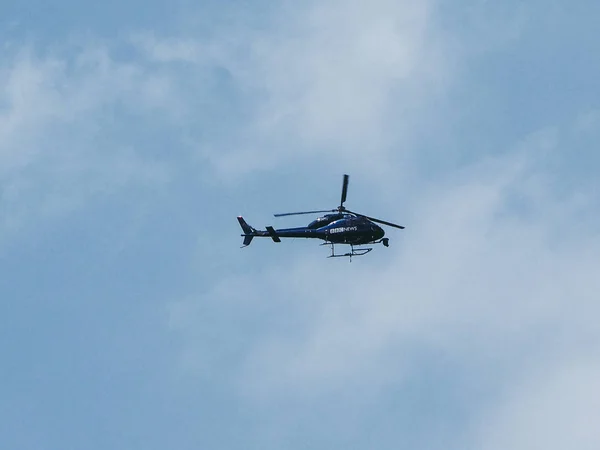 2018年6月 Bbc 新闻直升机盘旋在伦敦市中心到影片现场活动 — 图库照片