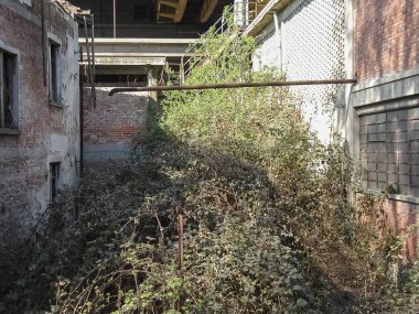 Settimo Torinese, İtalya - Mart 2002 yaklaşık: Ruins of Acciaierie Ferrero çelik işleri için