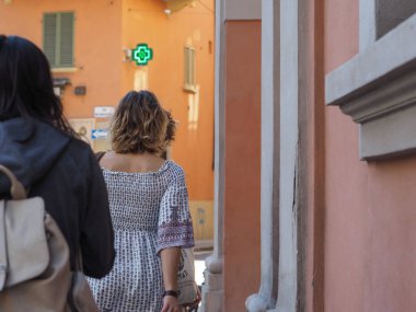 Bologna, İtalya - Eylül 2018 yaklaşık: İnsanlar şehir merkezi