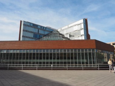 Cambridge, İngiltere - Ekim 2018 yaklaşık: Seeley tarihi Kütüphanesi'nde efendim James Stirling tarafından tasarlanmış Cambridge Üniversitesi