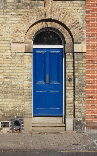 Porta Ingresso Tradizionale Blu Una Casa Britannica — Foto Stock