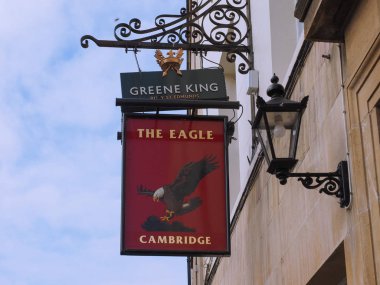 Cambridge, İngiltere - Ekim 2018 yaklaşık: The Eagle Pub nerede Dna bulma Cavendish Laboratuvarı bilim adamları tarafından 1953 yılında ilan edildi