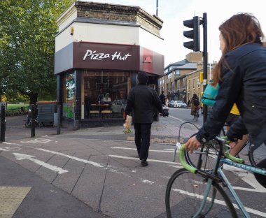 Cambridge, İngiltere - Ekim 2018 yaklaşık: Pizza Hut Mağazası