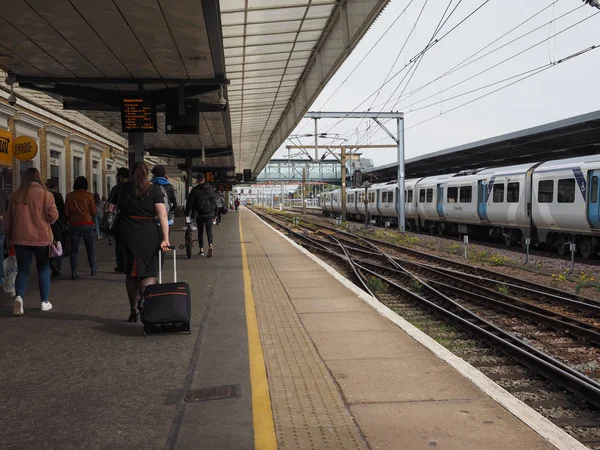 Cambridge Oktober 2018 Zug Bahnsteig Des Bahnhofs Cambridge — Stockfoto