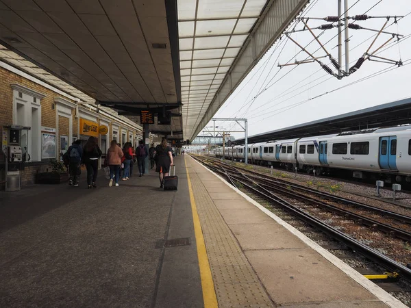 Кембридж Великобританія Близько 2018 Жовтня Поїзда Кембриджі Залізнична Станція Платформа — стокове фото