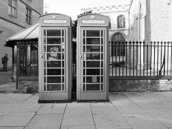 Cambridge Ngiltere Ekim 2018 Yaklaşık Kırmızı Telefon Kutu Siyah Beyaz — Stok fotoğraf