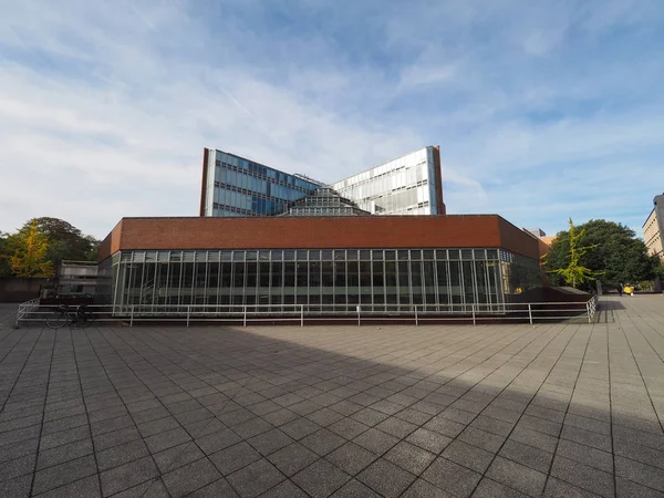 Cambridge, İngiltere - Ekim 2018 yaklaşık: Seeley tarihi Kütüphanesi'nde efendim James Stirling tarafından tasarlanmış Cambridge Üniversitesi