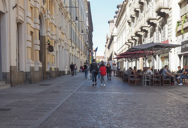 Turin Italien Oktober 2018 Menschen Hinken Der Innenstadt Hinterher — Stockfoto