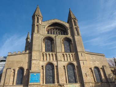 Ely Katedrali (eski St Etheldreda kilisesi ve Aziz Peter ve Kutsal ve Bölünmez Üçlemeci Kilisesi), İngiltere 'nin Ely kentinde yer alır.