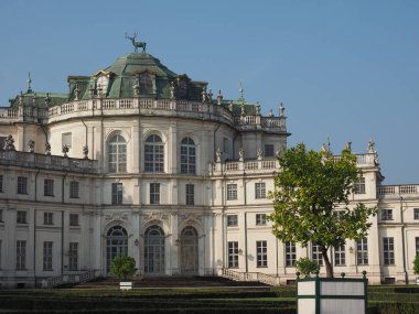 Palazzina di caccia di Stupinigi (Stupinigi 'nin Avlanma Evi) İtalya' nın Nichelino şehrinde kraliyet av kulübesi