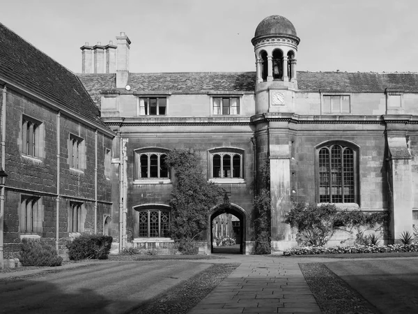 英国剑桥 2018年10月 贡维尔和凯尤斯学院的黑白 — 图库照片