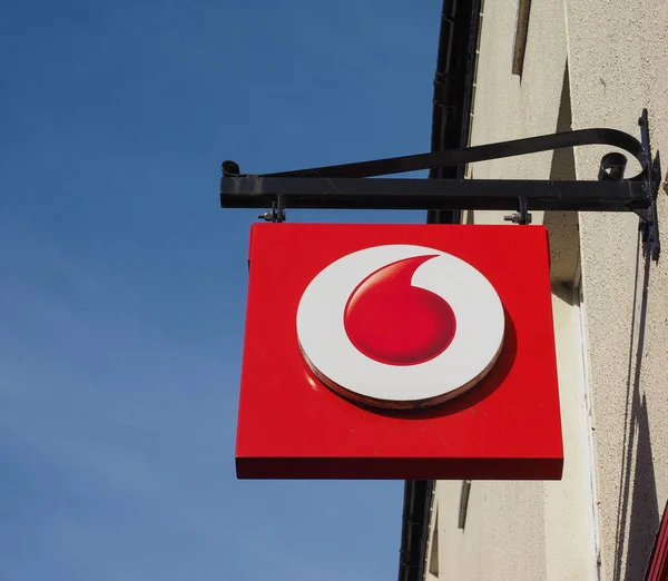 Ely Reino Unido Circa Outubro 2018 Sinal Vitrine Vodafone — Fotografia de Stock