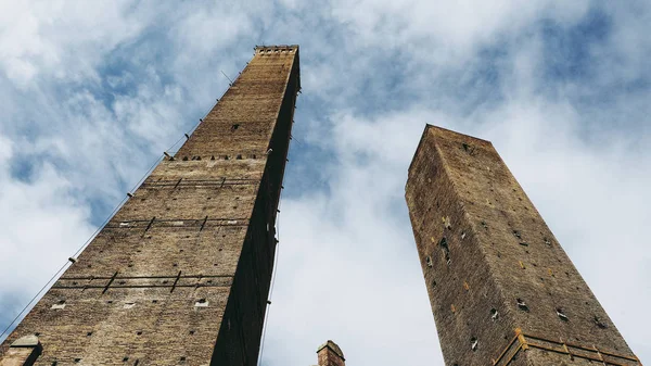 Torre Garisenda Torre Degli Asinelli Наклонные Башни Aka Due Torri — стоковое фото