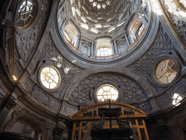 意大利 2018年10月 冲天炉合唱德斯德意味着圣裹尸教堂圆顶在都灵大教堂 — 图库照片
