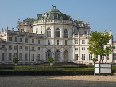 Palazzina di caccia di Stupinigi (Stupinigi 'nin Avlanma Evi) İtalya' nın Nichelino şehrinde kraliyet av kulübesi