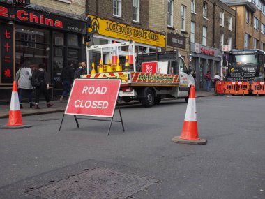 Cambridge, İngiltere - Ekim 2018 yaklaşık: yol yol çalışmaları nedeniyle kapalı